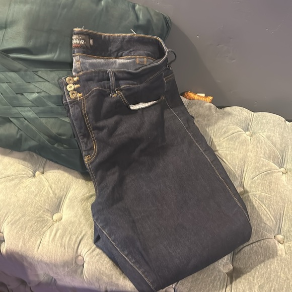 Jeans - Picture 3 of 4